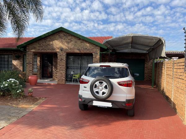 House For Sale in Chantelle, Pretoria